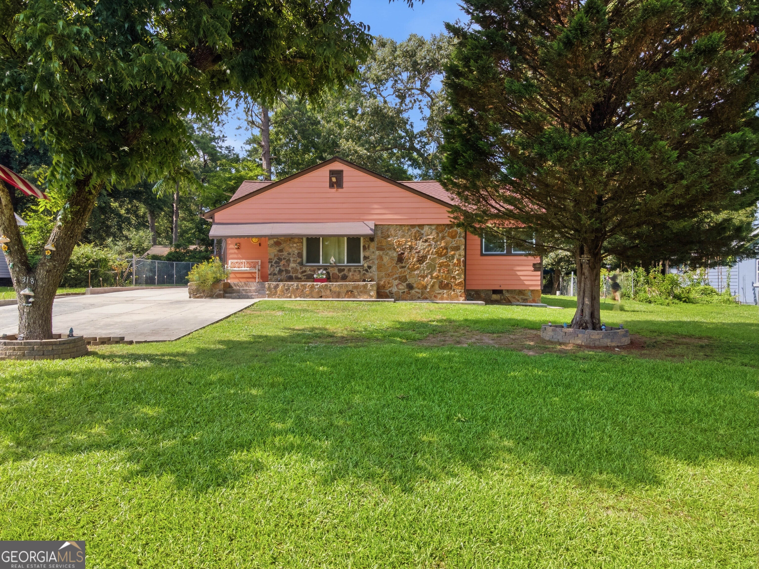 318 Greenwood AVE NW