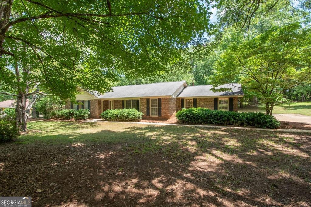 Photo of 308 Sullivan Cir, Pine Mountain, GA 31822 (MLS # 10792156)