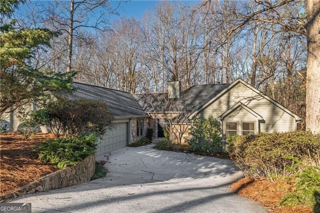 Photo of 395 Longs Peak Drive, Johns Creek, GA 30022 (MLS # 10672210)