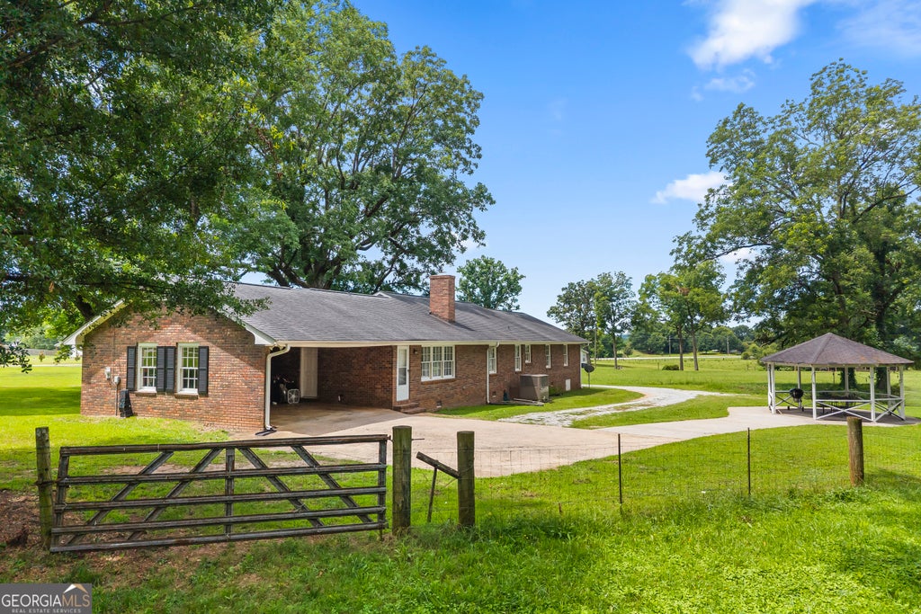 Photo of 16530 Highway 59, Carnesville, GA 30521 (MLS # 10808461)