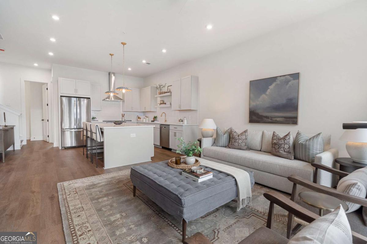 919 Hughley CIR SE 72