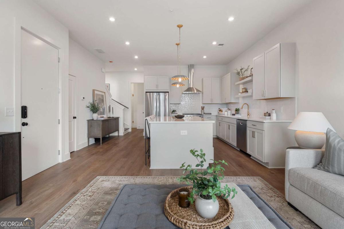 919 Hughley CIR SE 72