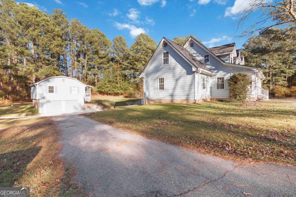 935 Old Loganville RD