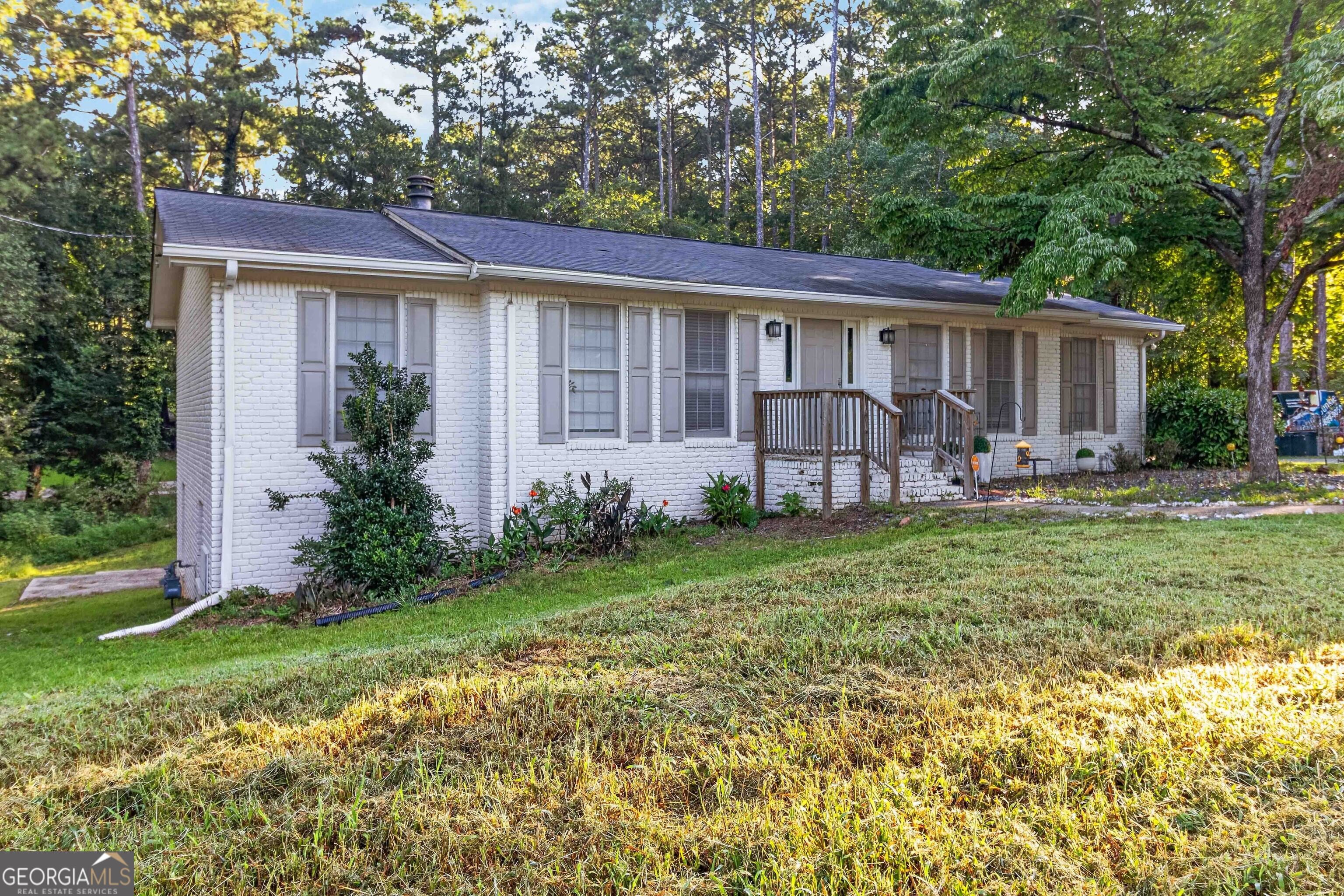 4866 Jennifer LN