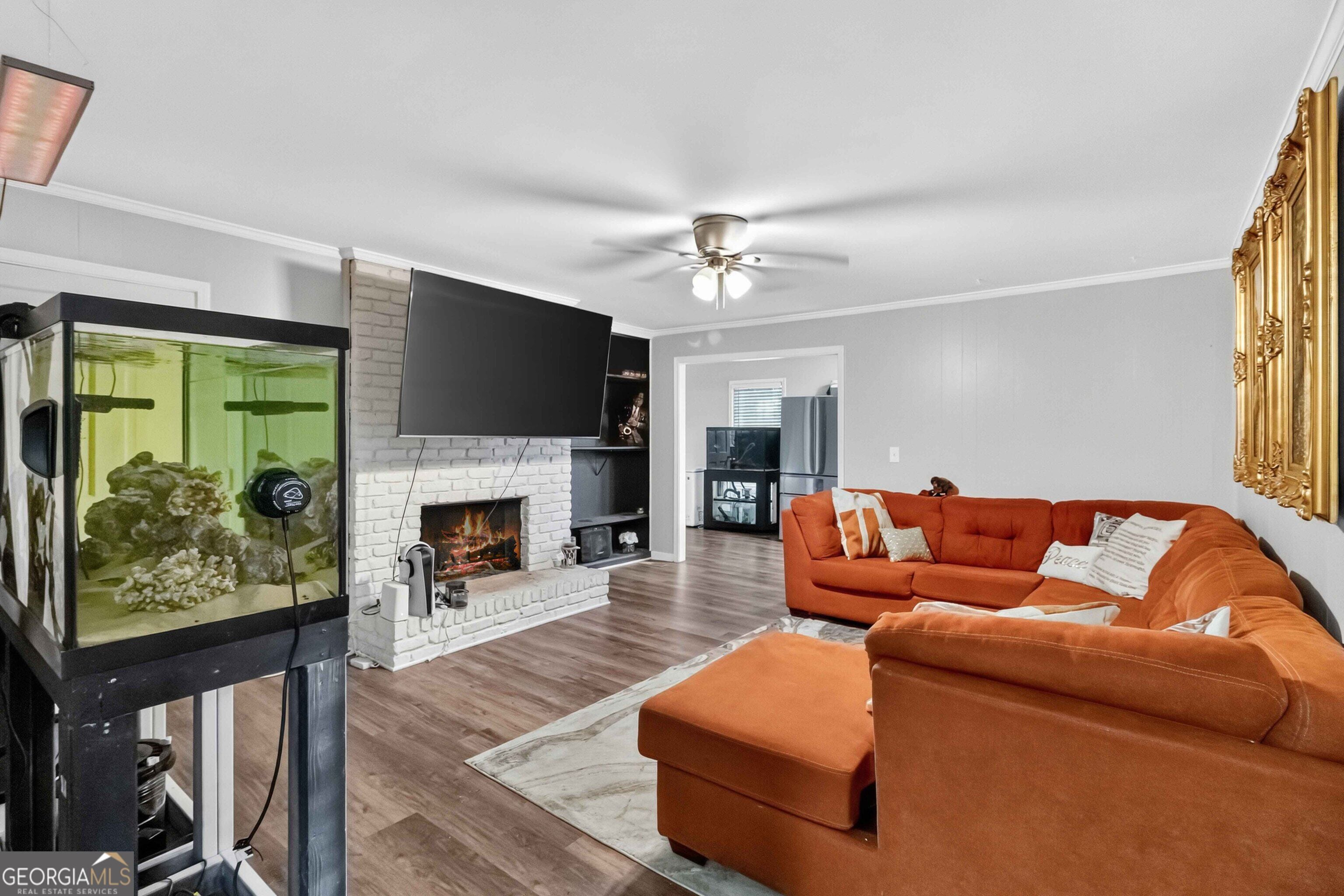 4866 Jennifer LN