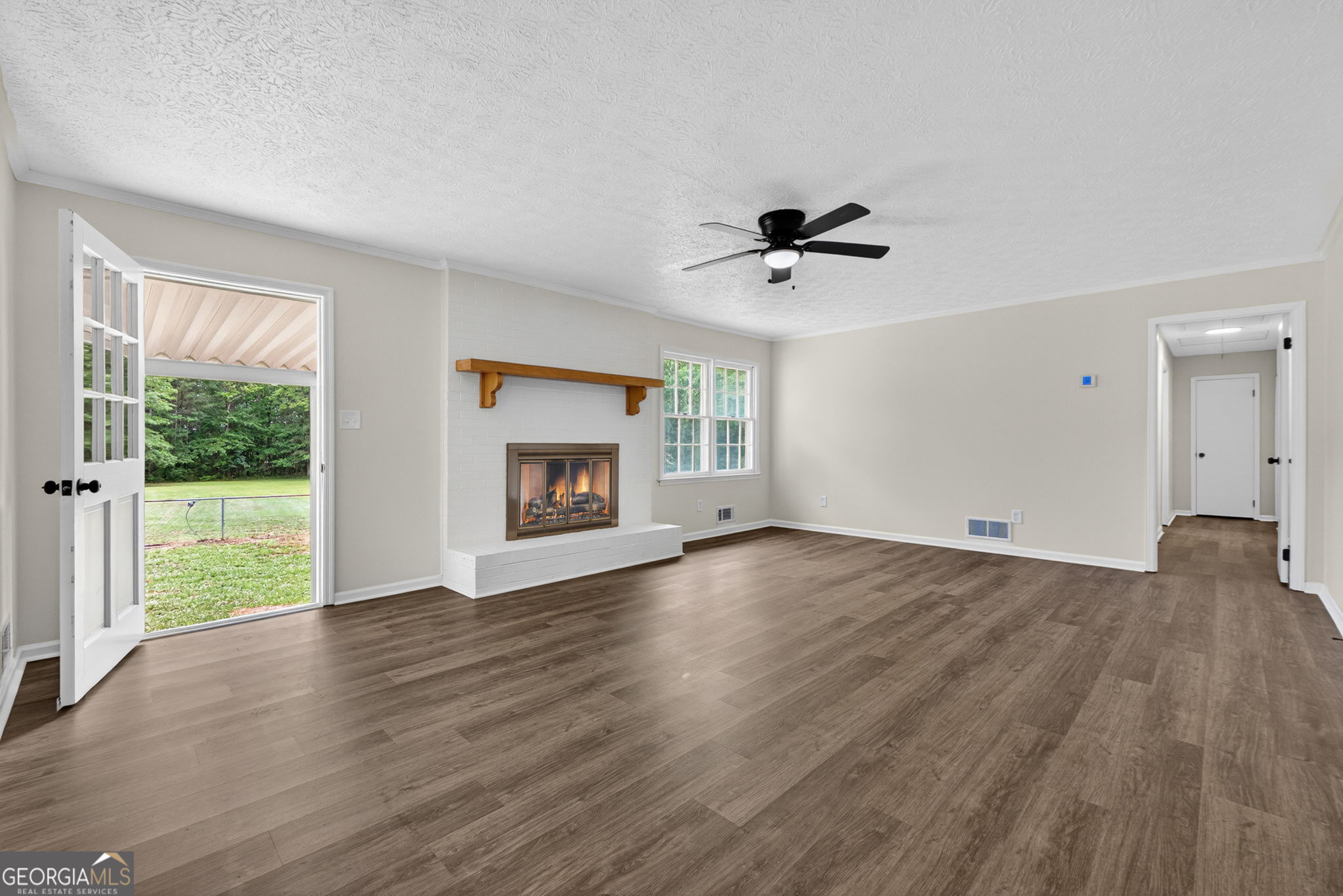 2344 W McIntosh RD