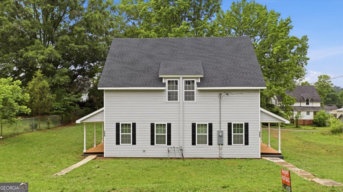 305 Grove AVE SE