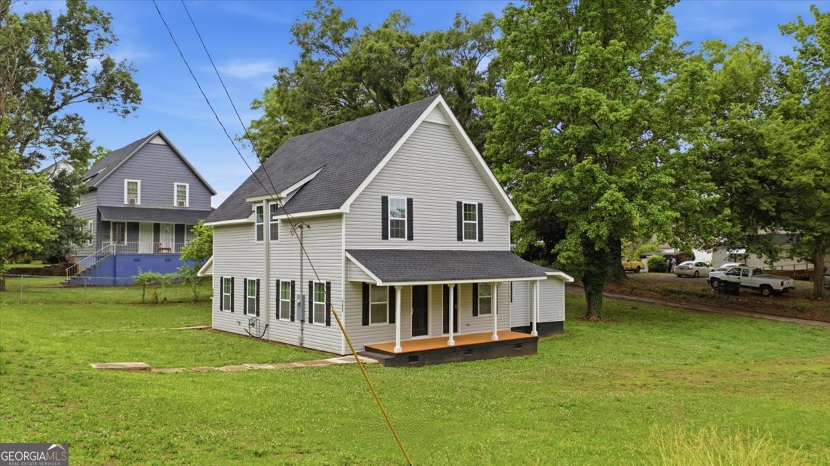 305 Grove AVE SE
