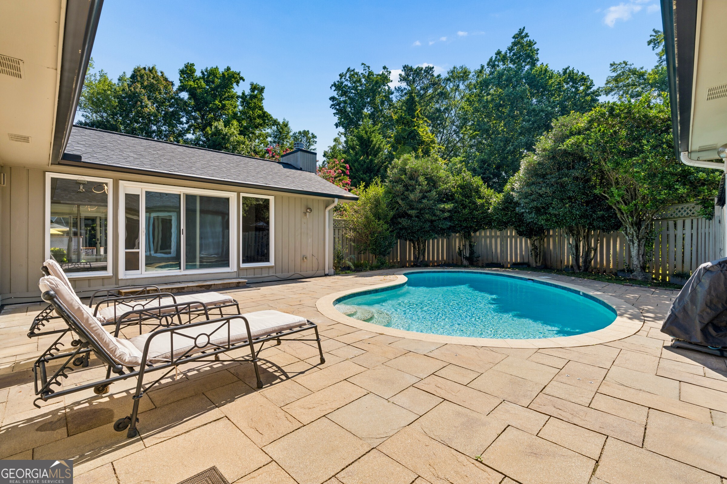 746 Hillwood DR