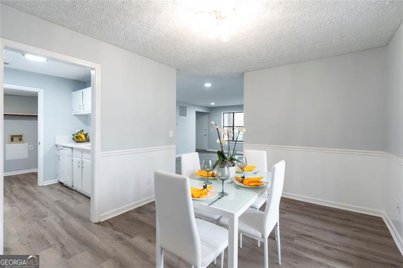Old Roswell Corners - Residential Lease