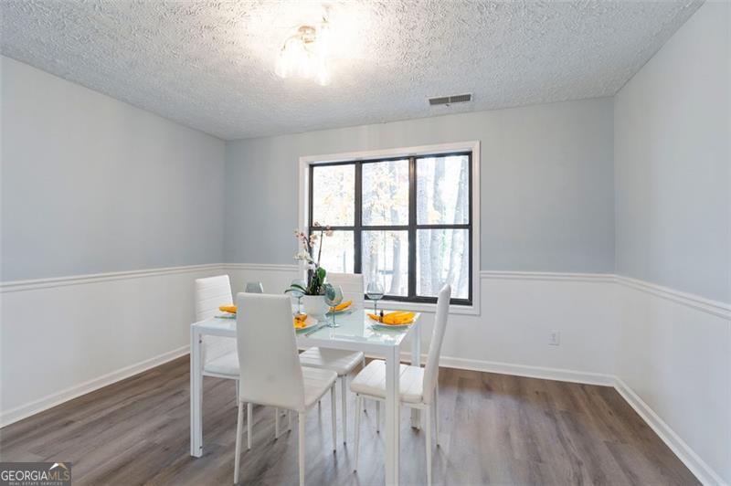 Old Roswell Corners - Residential Lease