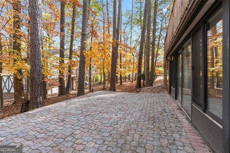 Old Roswell Corners - Residential Lease