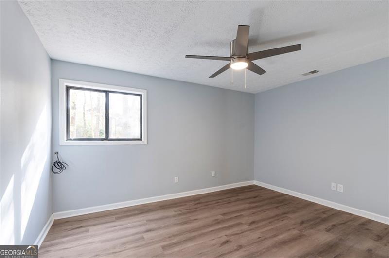 Old Roswell Corners - Residential Lease