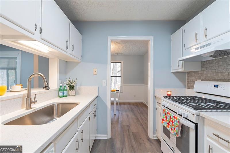 Old Roswell Corners - Residential Lease
