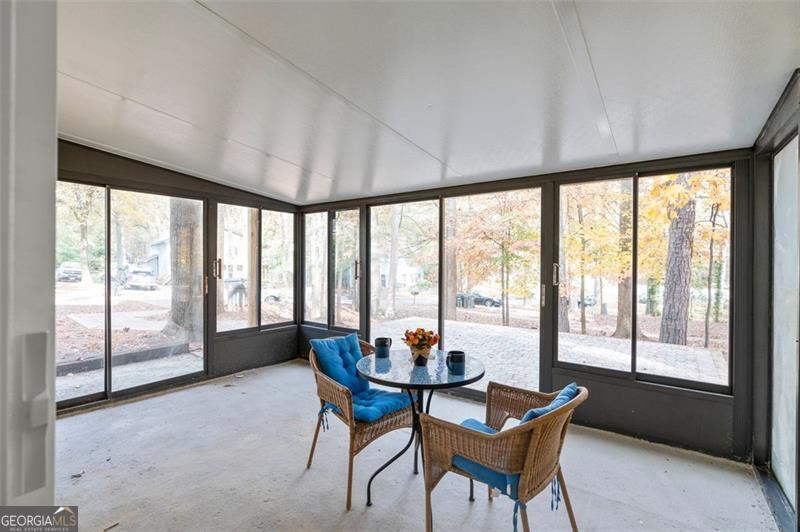 Old Roswell Corners - Residential Lease