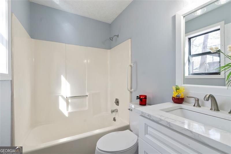 Old Roswell Corners - Residential Lease