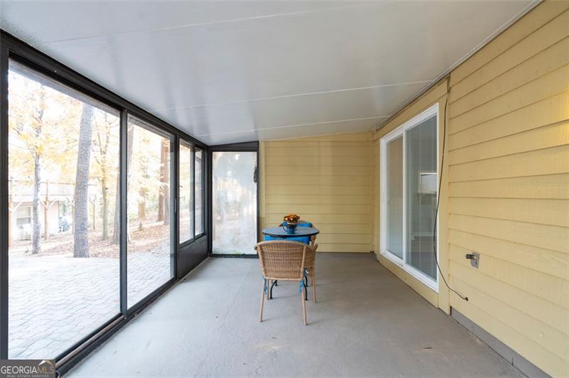Old Roswell Corners - Residential Lease