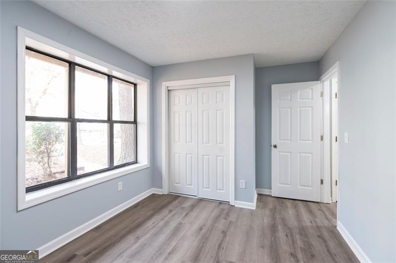 Old Roswell Corners - Residential Lease