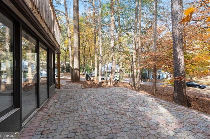 Old Roswell Corners - Residential Lease