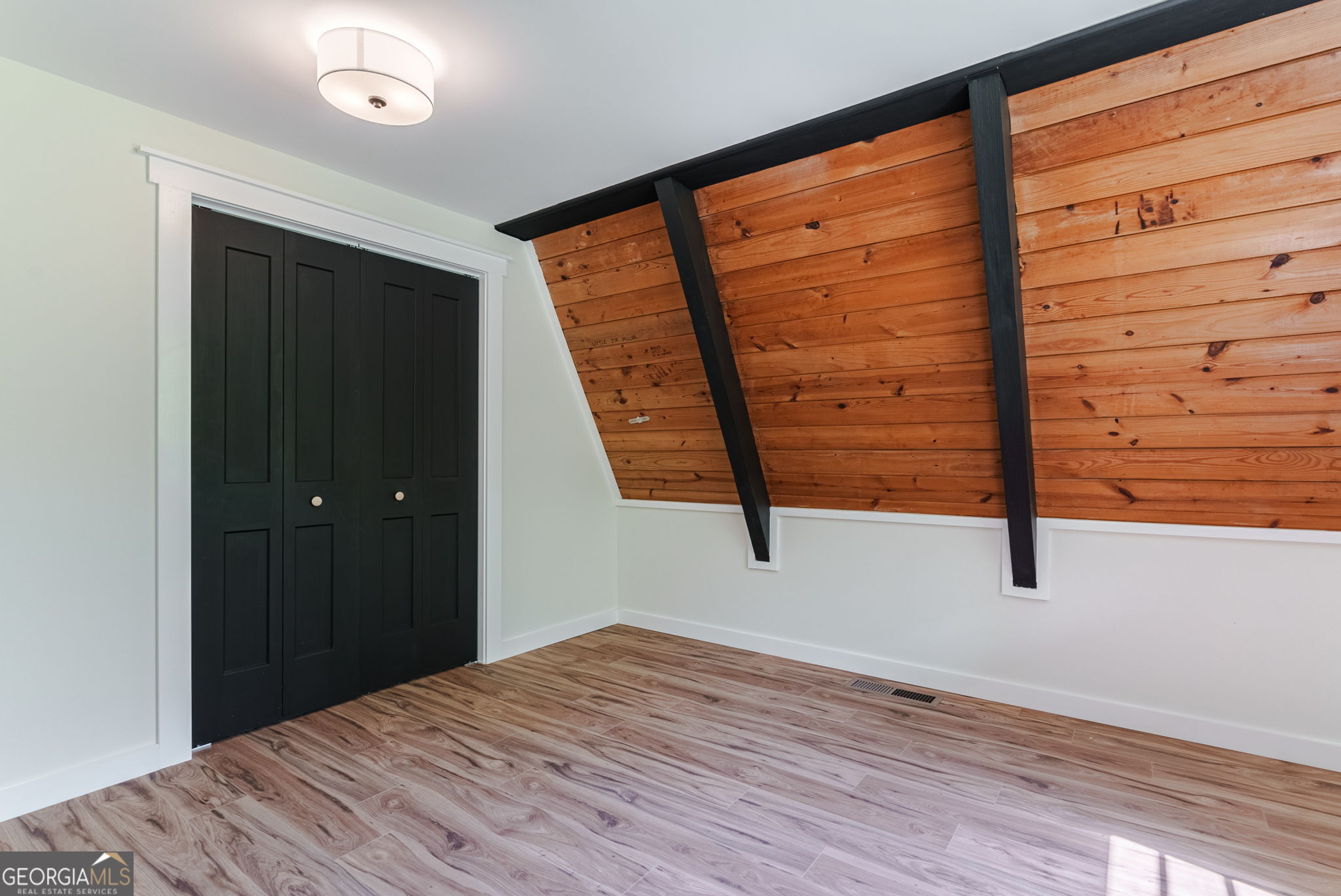 Cohutta, Georgia 30710, United States, 3 Bedrooms Bedrooms, ,2 BathroomsBathrooms,Residential,Active,92580