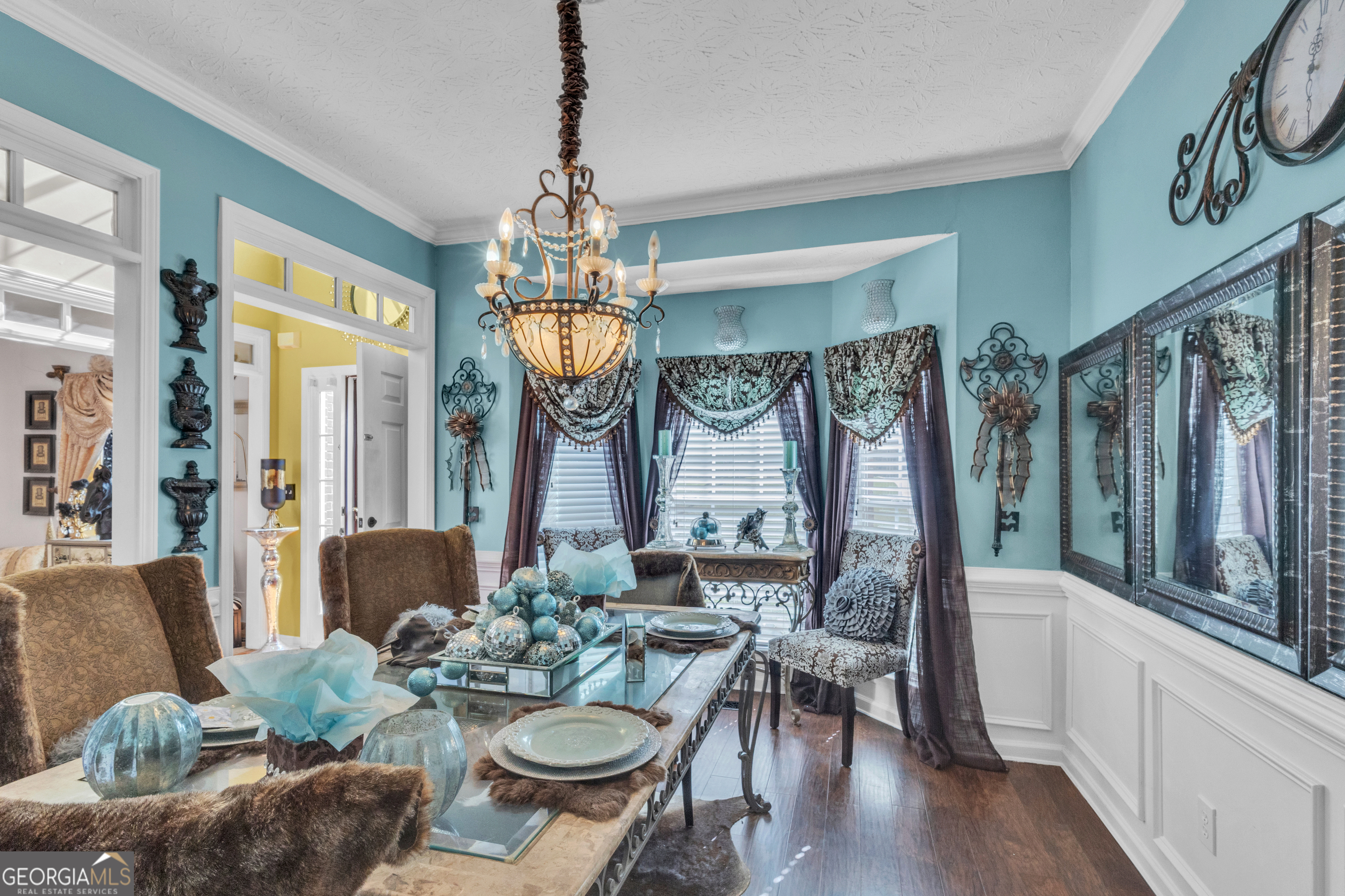 222 Woodcliff CT