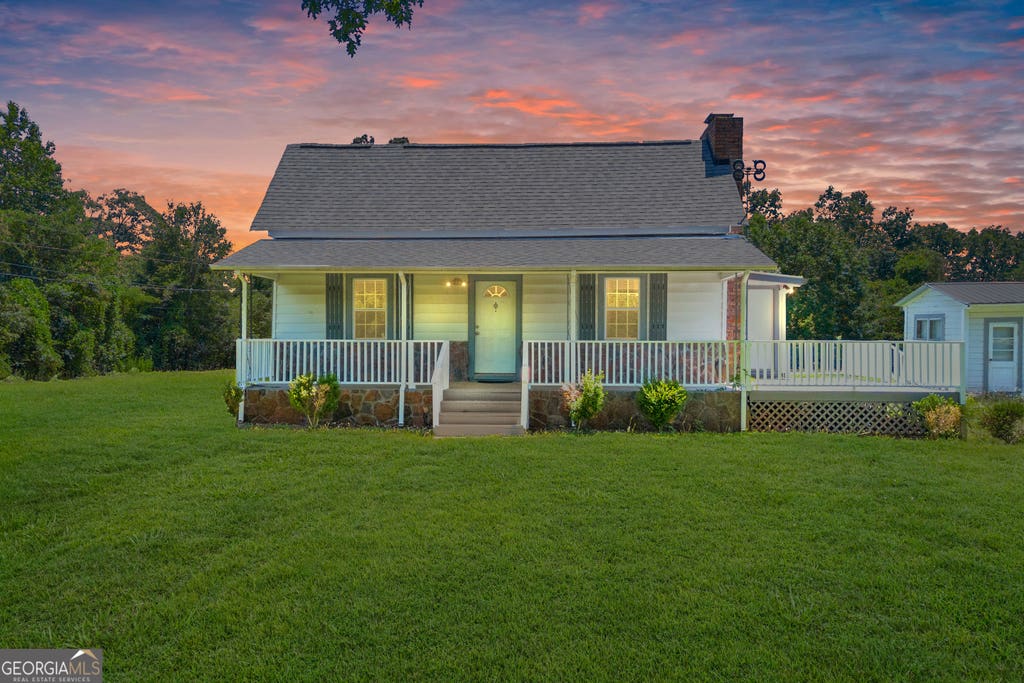 Photo of 303 Oak Way Drive, Eastanollee, GA 30538 (MLS # 10789834)