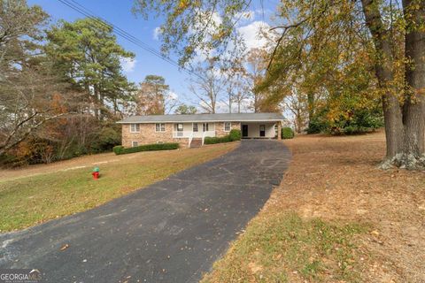 Photo of 201 Crestmont Drive, Calhoun, GA 30701 (MLS # 10648341)