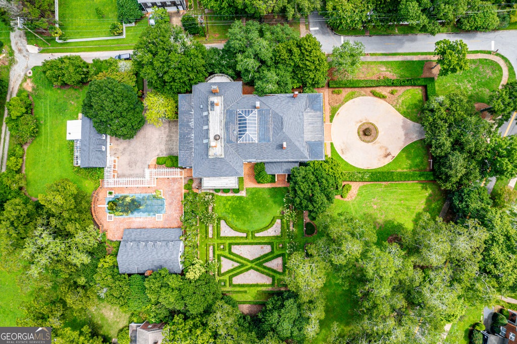 Photo of 617 Dixie Avenue, Madison, GA 30650 (MLS # 10871995)