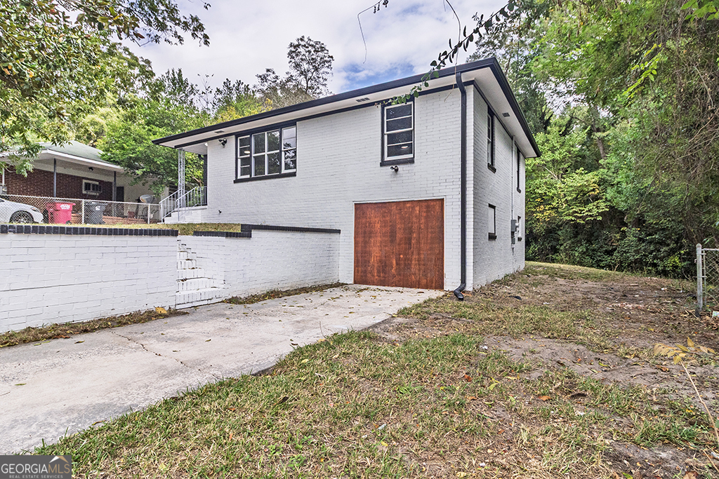 1124 N Beddingfield DR