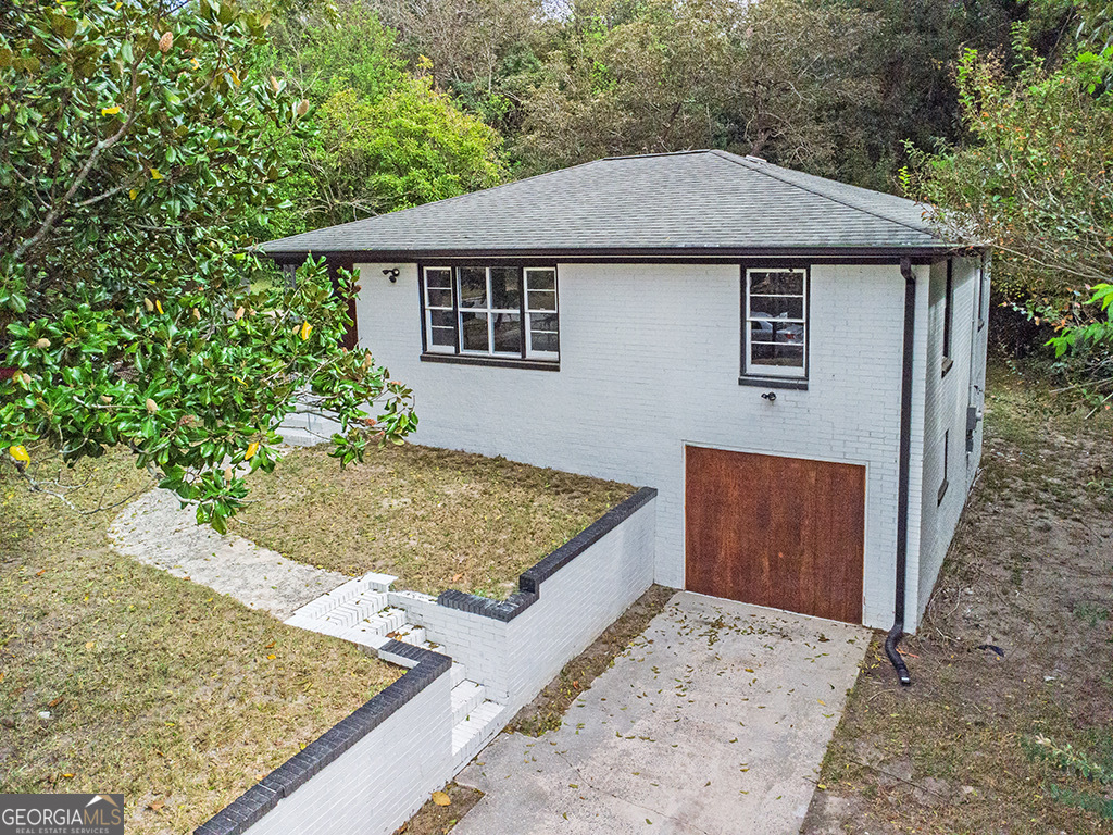 1124 N Beddingfield DR