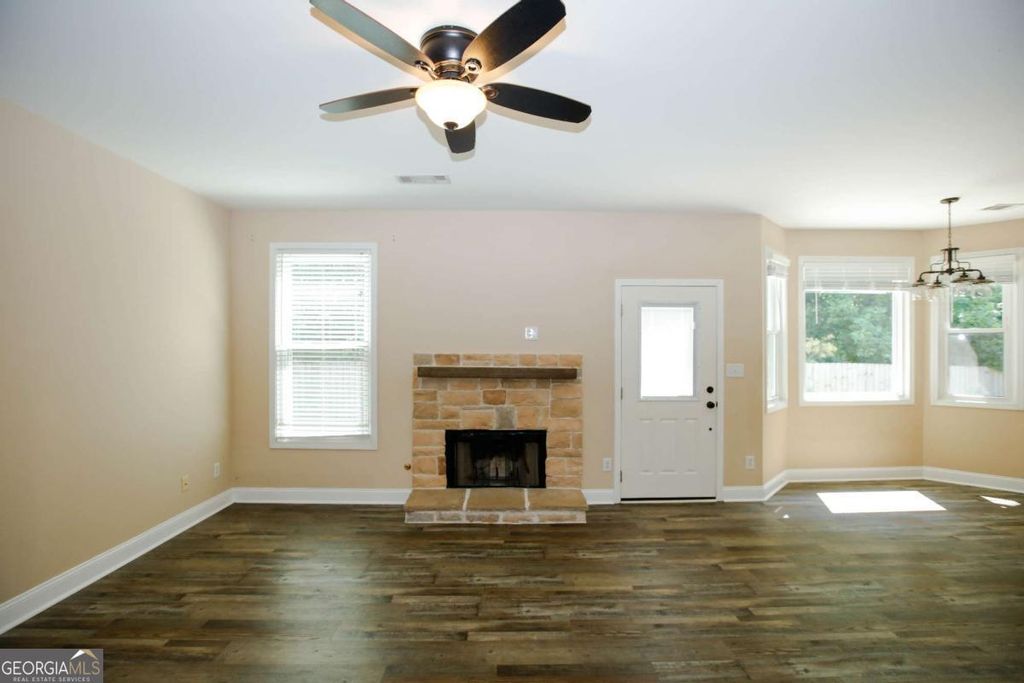 Photo of 1005 Landover Crossing, Suwanee, GA 30024 (MLS # 10740764)