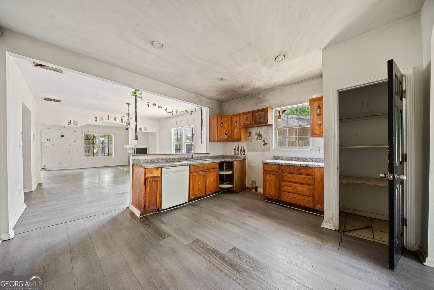 Atlanta, Georgia 30314, United States, 3 Bedrooms Bedrooms, ,2 BathroomsBathrooms,Residential,Active,123687