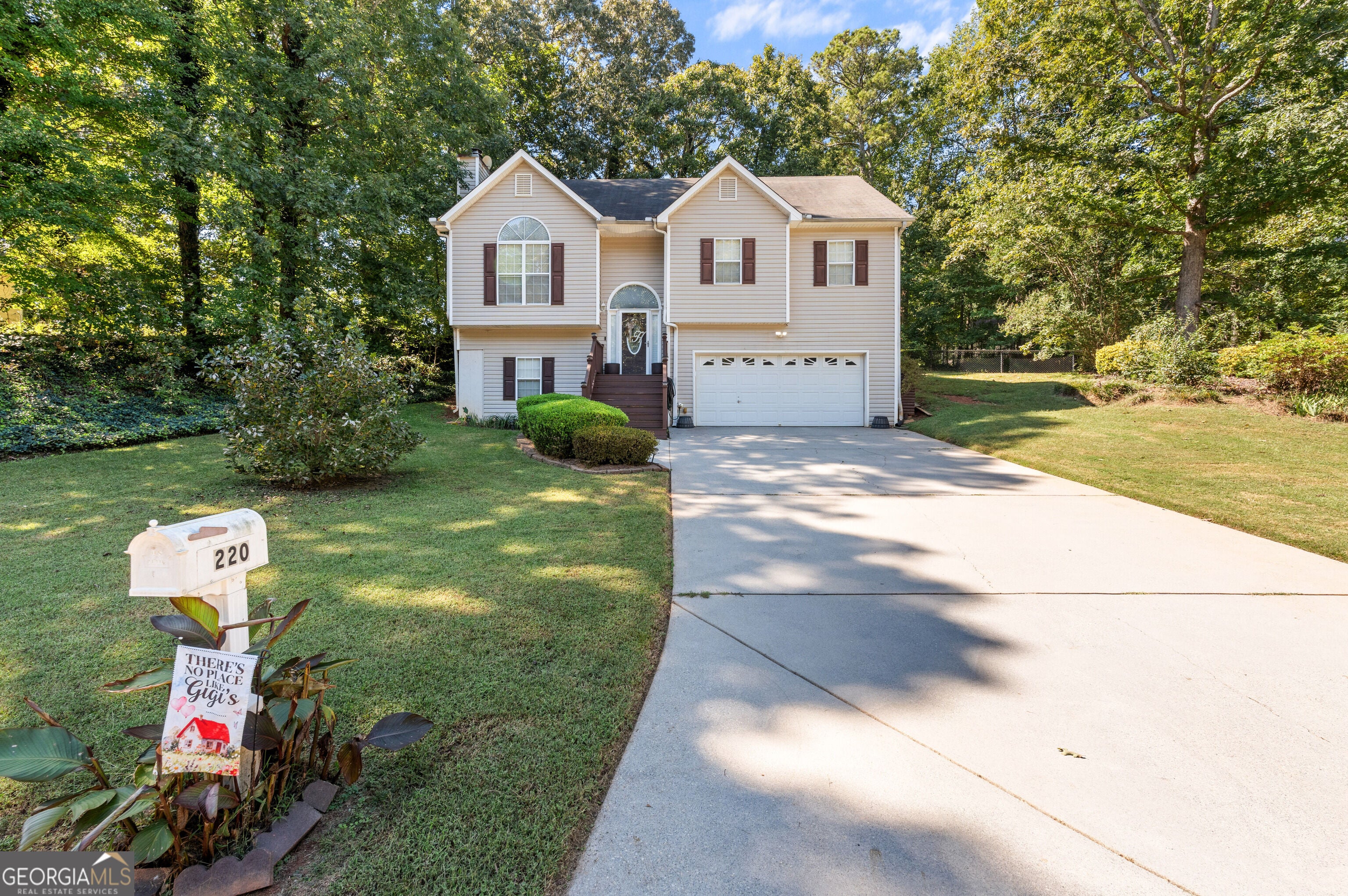 220 Lost Lake TRL