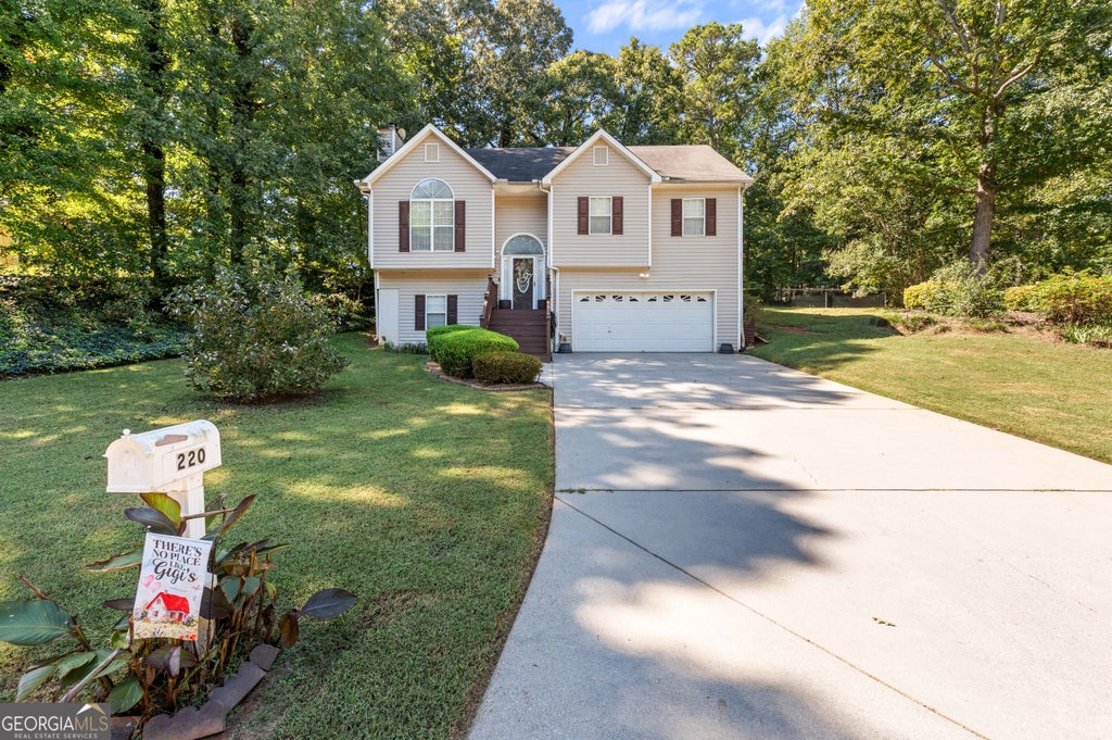 Photo of 220 Lost Lake Trail, Villa Rica, GA 30180 (MLS # 10869934)