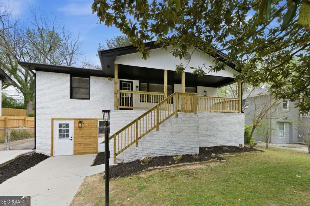 Photo of 625 Church Street NW, Atlanta, GA 30318 (MLS # 10721991)