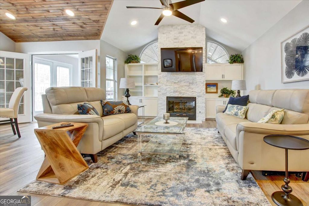 Photo of 93 Greentree Drive, Newnan, GA 30265 (MLS # 10657725)