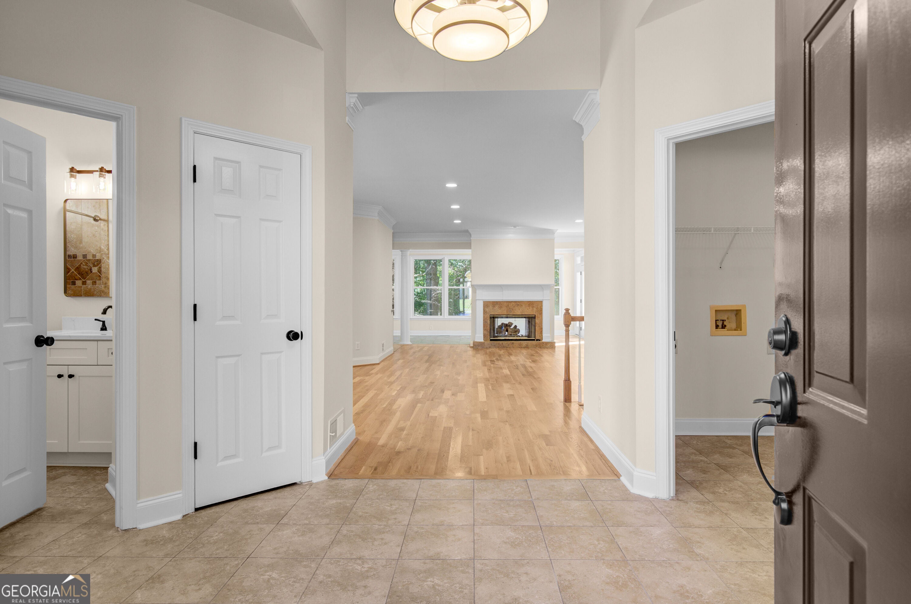 121 Augusta DR