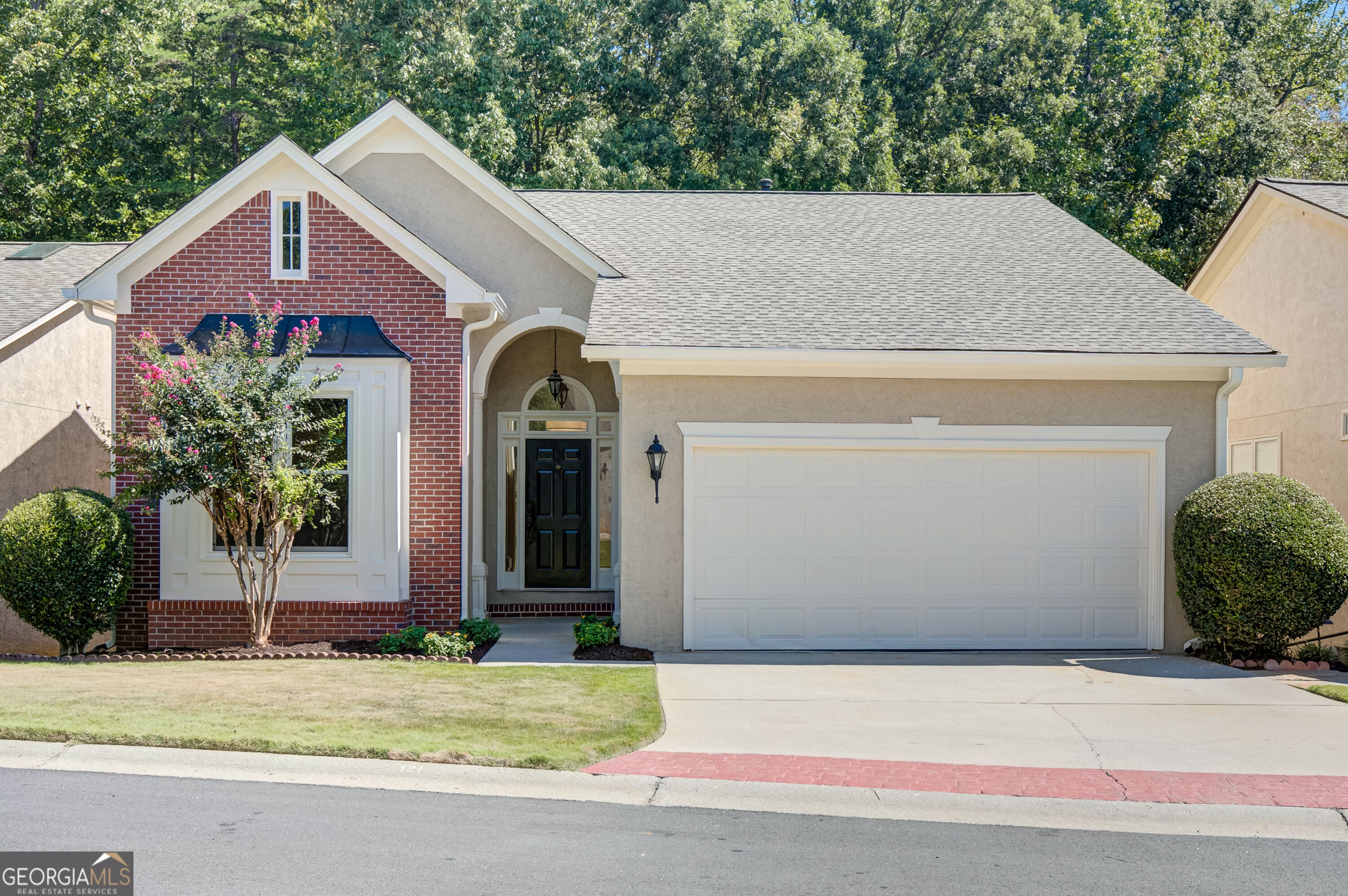 121 Augusta DR