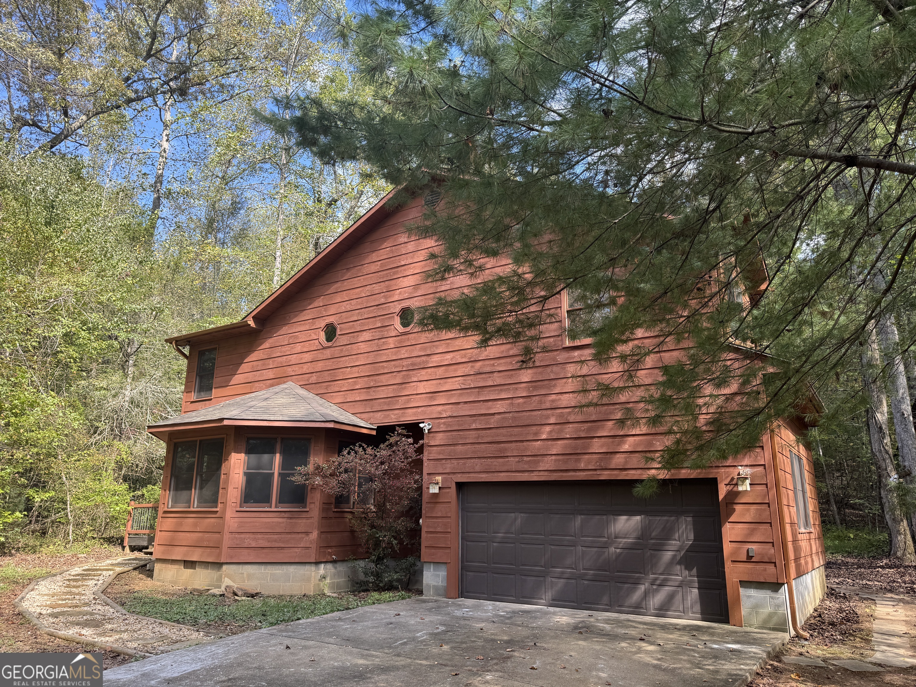 330 Pine Grove DR