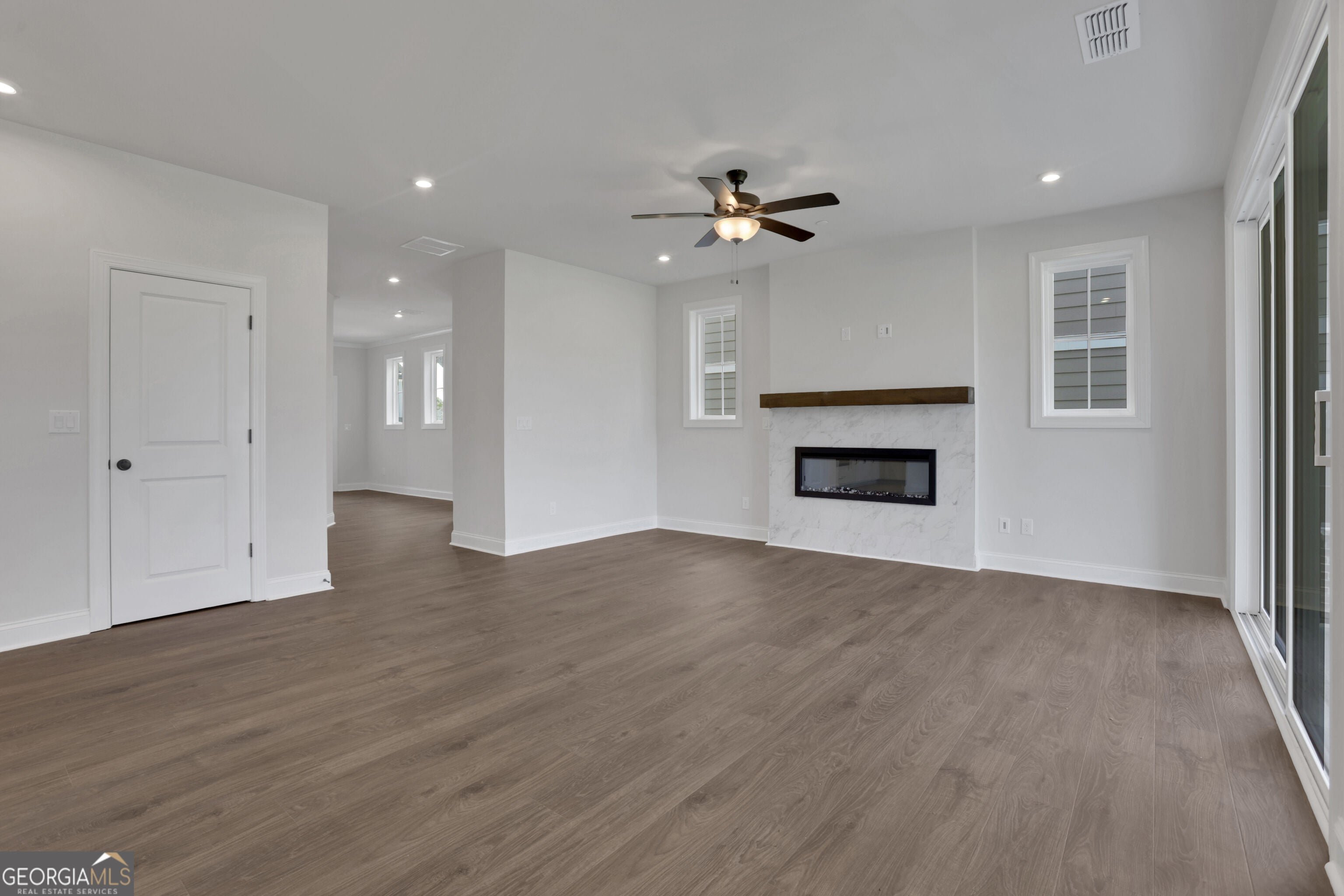 125 Kindred LN