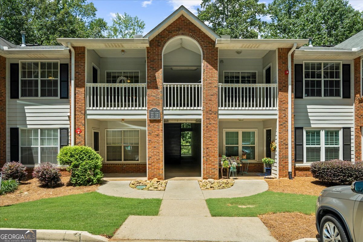 123 Streamside DR