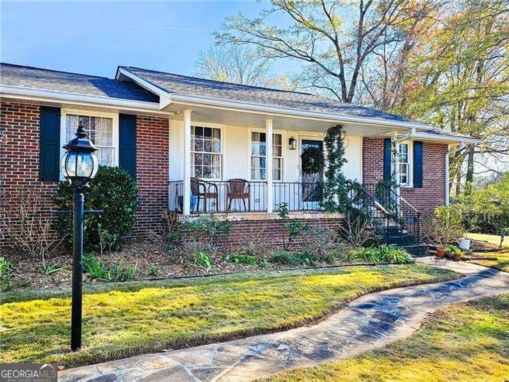 Photo of 835 Alberson Court, Decatur, GA 30033 (MLS # 10657300)
