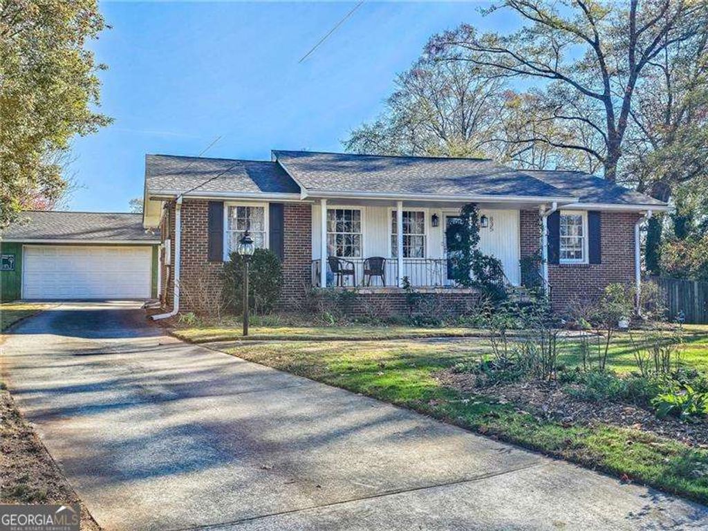 Photo of 835 Alberson Court, Decatur, GA 30033 (MLS # 10657300)
