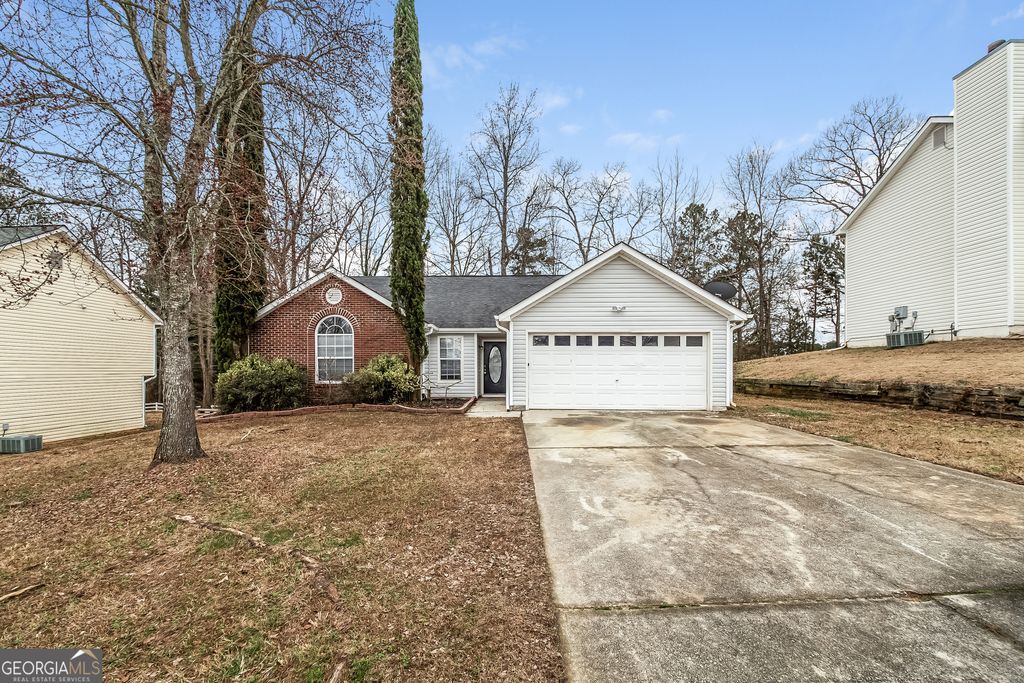 Photo of 831 Rosewood Circle, Jonesboro, GA 30238 (MLS # 10684285)
