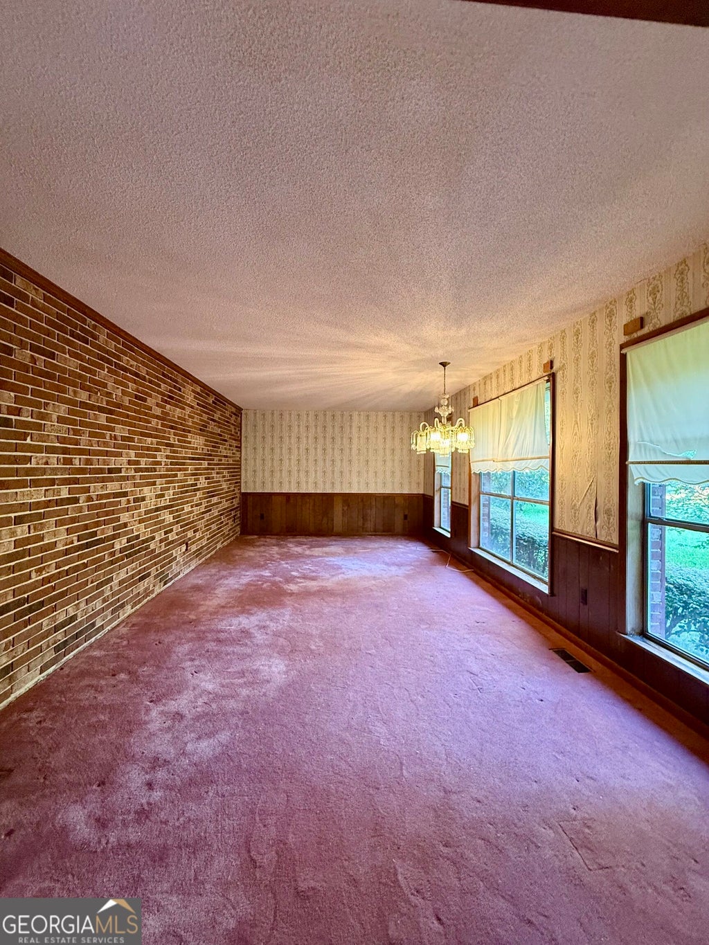 Photo of 910 W Ogeechee Street, Sylvania, GA 30467 (MLS # 10850388)