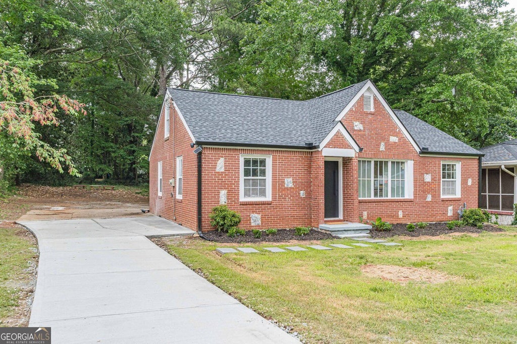 Photo of 1240 SE Fayetteville Road SE, Atlanta, GA 30316 (MLS # 10880847)