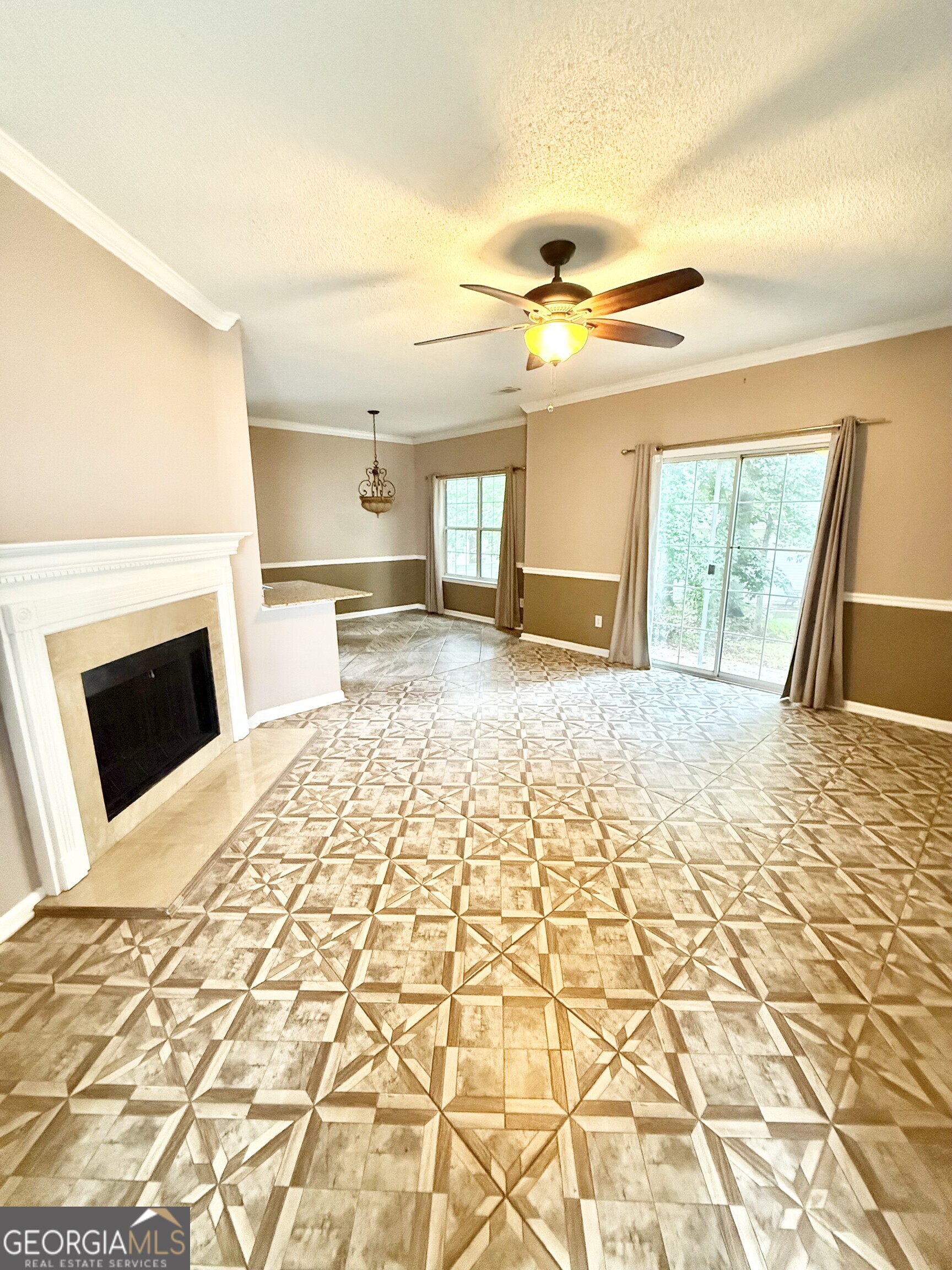 111 S Fairfield DR