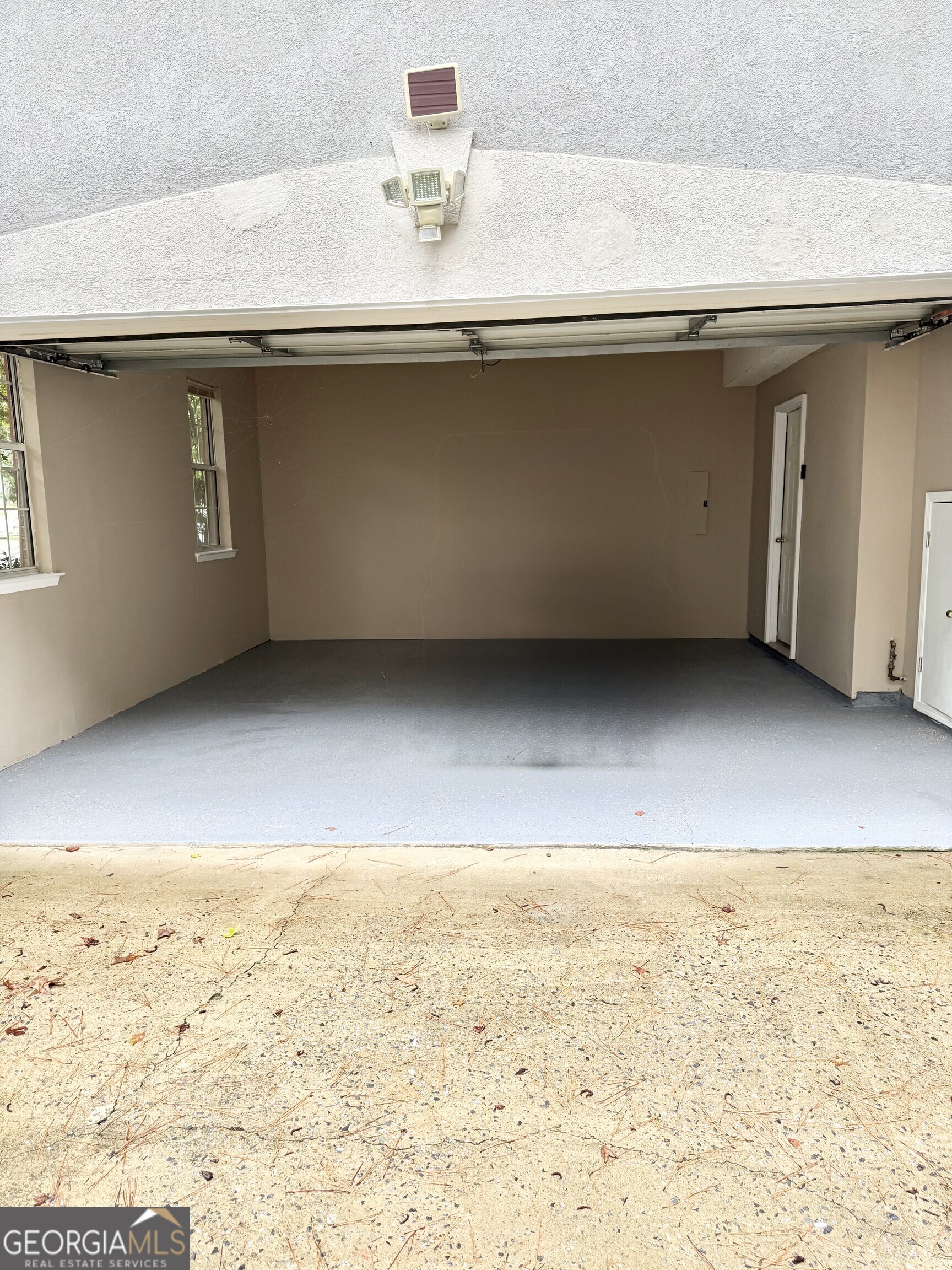 111 S Fairfield DR
