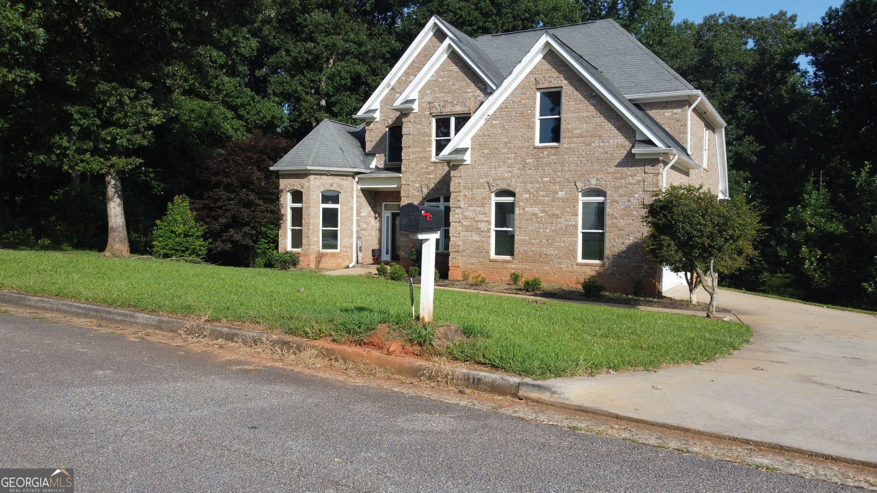 318 Waterford CIR