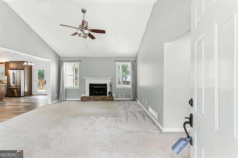 303 N BRIAR RDG
